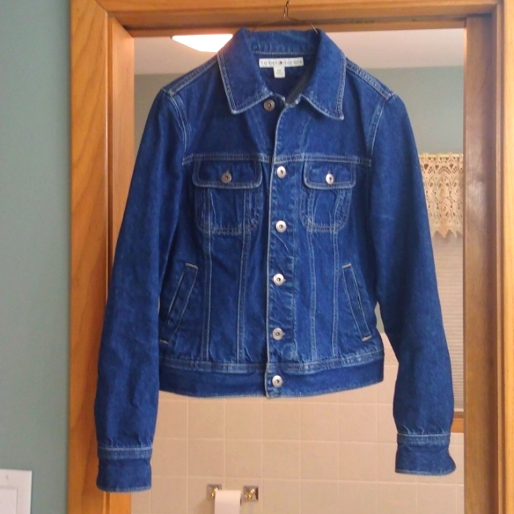 TOMMY HILFIGER DENIM JACKET SIZE SMALL EUC